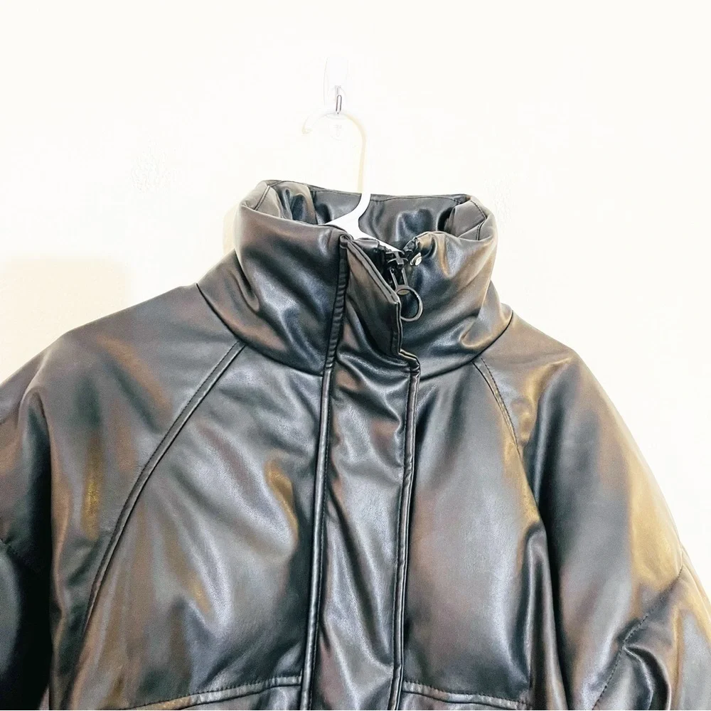 Topshop Faux Leather Cropped Puffer Jacket Women Size 2 Color Black Pockets - Picture 7 of 16